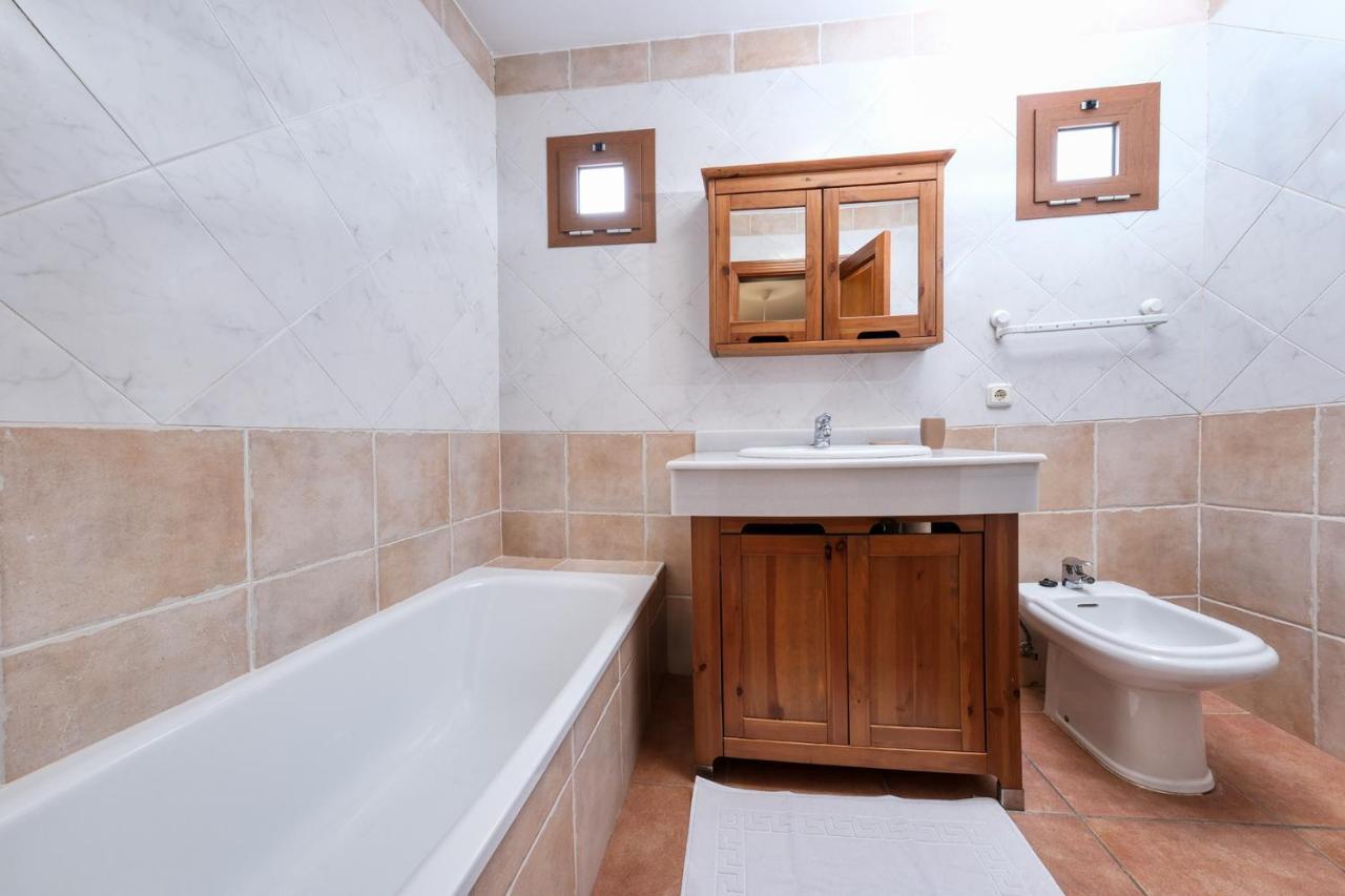 Casa Elin-Shared Pool, Fast Wifi Villa Коста Тегисе Екстериор снимка